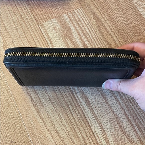 Tory Burch Black Wallet with Gold Emblem - Picture 5 of 12